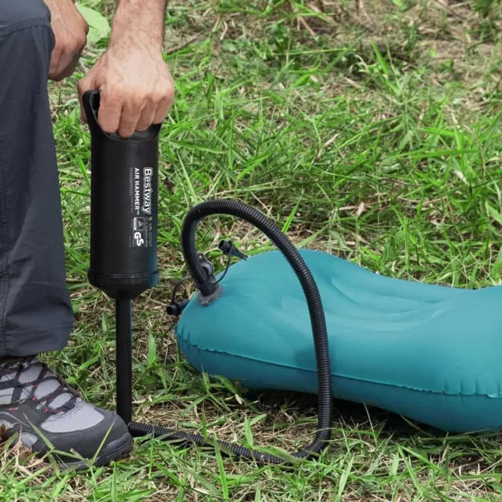 Bomba De Ar Manual 30cm Com 3 Bicos Adaptadores Bestway Cor Preto