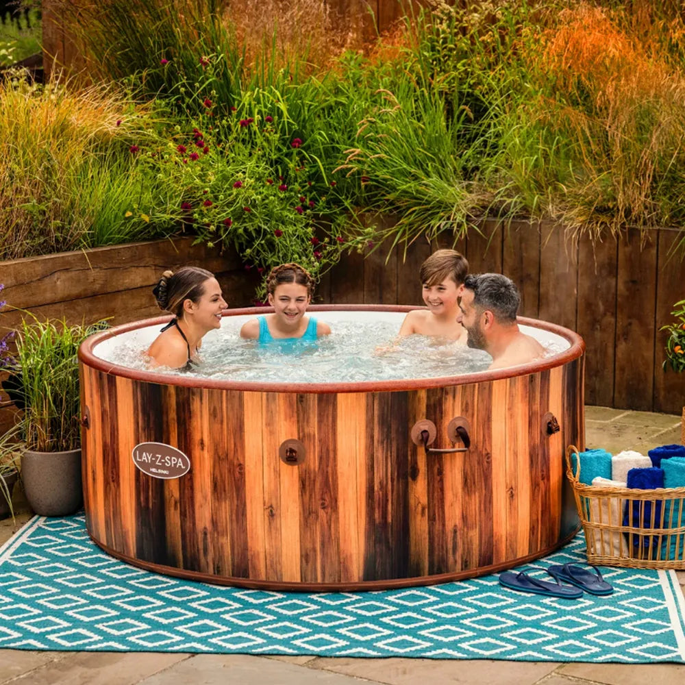 Piscina Spa Inflável Helsinki 1123 Litros C/ Bomba Aquecedor Cor Marrom 110V